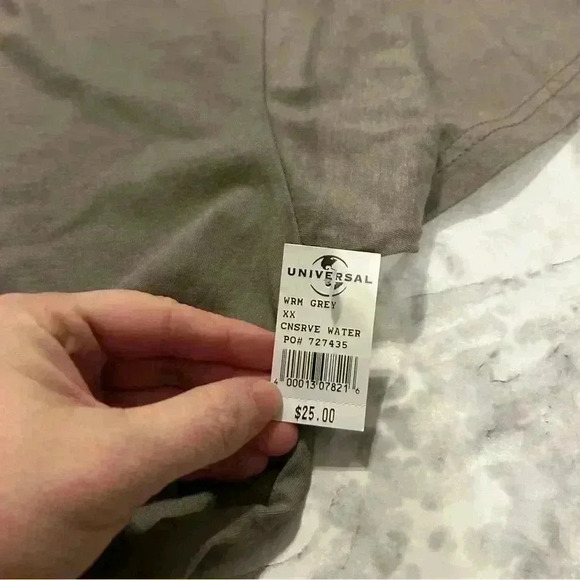 NWT Men’s Universal Studios Homer “Conserve Water” Gray Tshirt Size 2xl - Picture 3 of 3